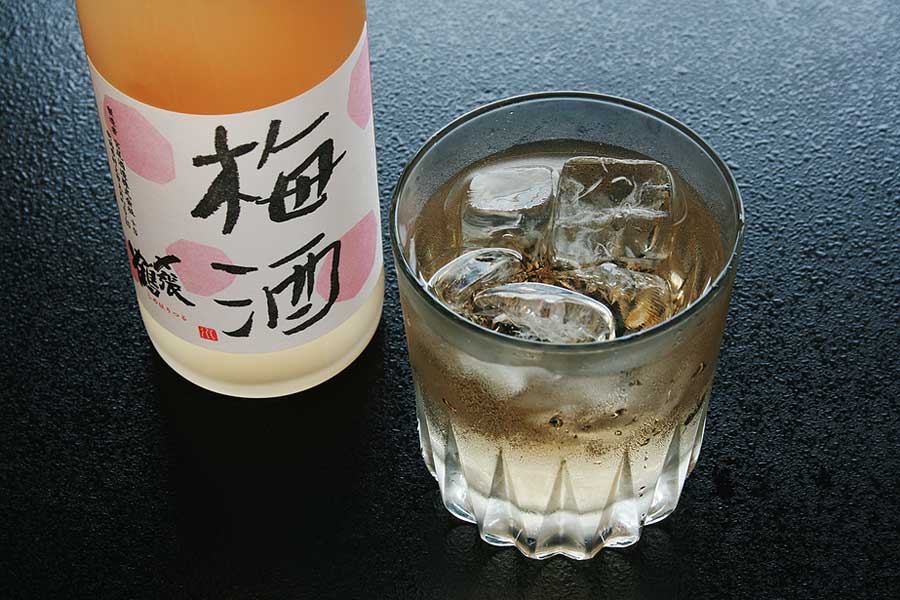 宮尾酒造 〆張鶴 梅酒 500ml瓶：新潟 村上 - 鮭・酒の通販 永徳 鮭乃蔵