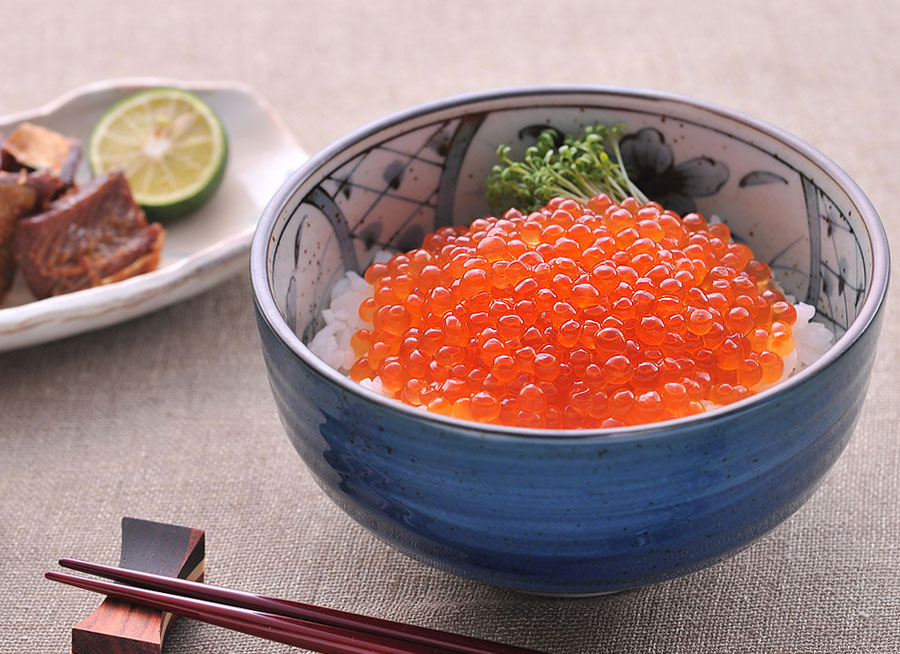 はらこ醤油漬盛り付け例